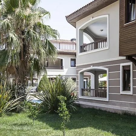 Villa Mondial Villas
